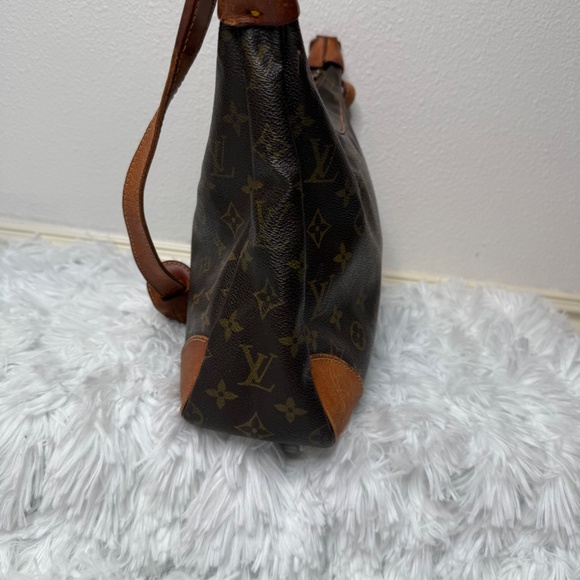 Louis Vuitton Crossbody/shoulder Purse - Picture 2 of 16